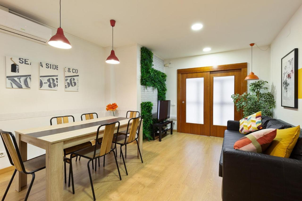 Stay U-Nique Apartments Passatge De Font Барселона Екстериор снимка