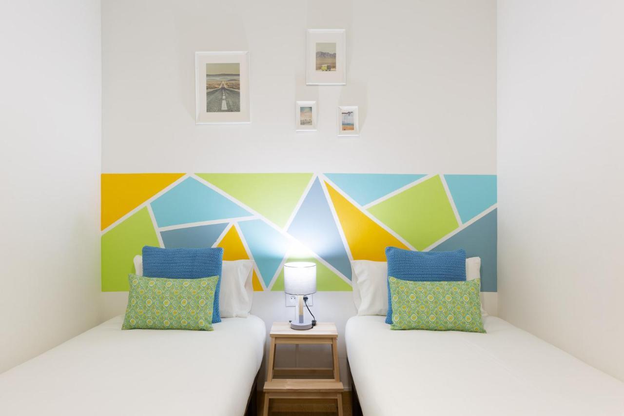 Stay U-Nique Apartments Passatge De Font Барселона Екстериор снимка