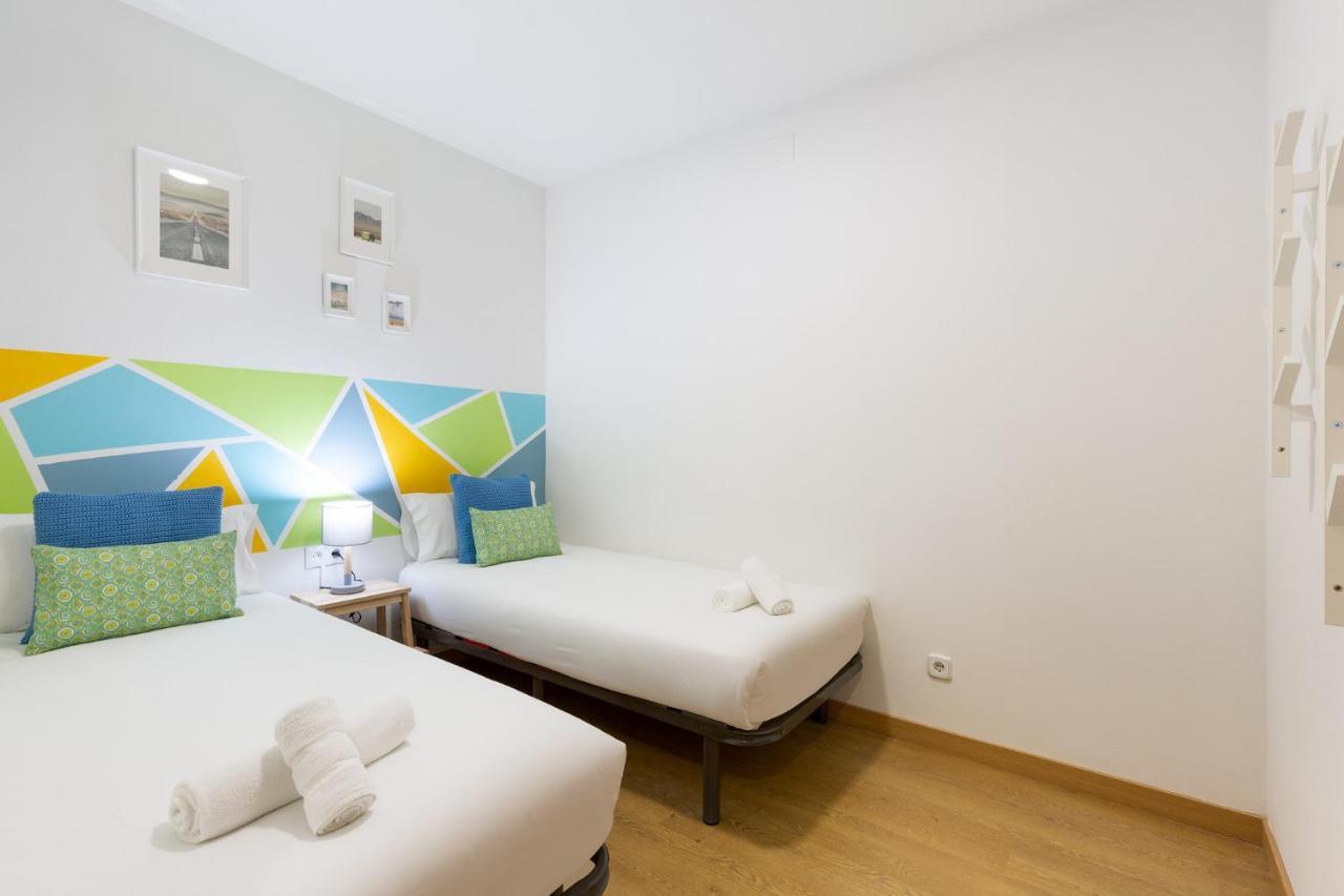 Stay U-Nique Apartments Passatge De Font Барселона Екстериор снимка