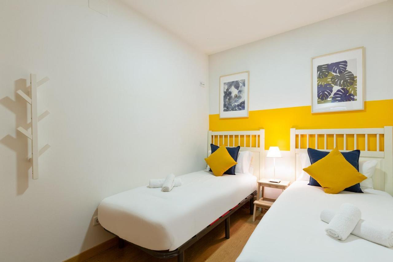 Stay U-Nique Apartments Passatge De Font Барселона Екстериор снимка